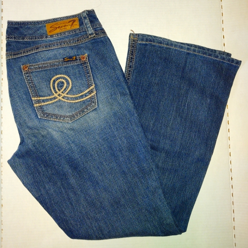 Woman's size 14 bootcut Seven7 Jean's